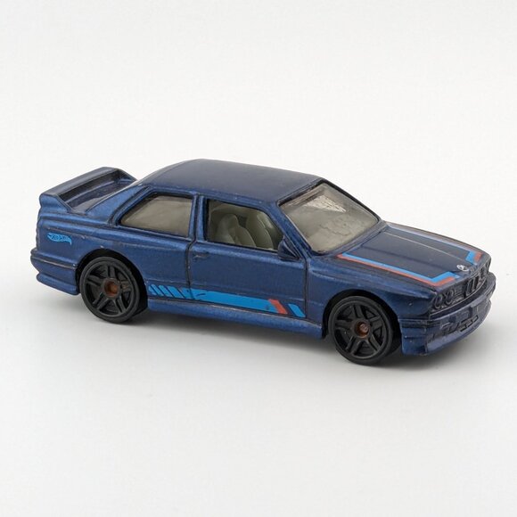 HOT WHEELS SHOWROOM 2013 ALL STARS '92 BMW M3 COLLECTIBLE DIECAST - Picture 1 of 4